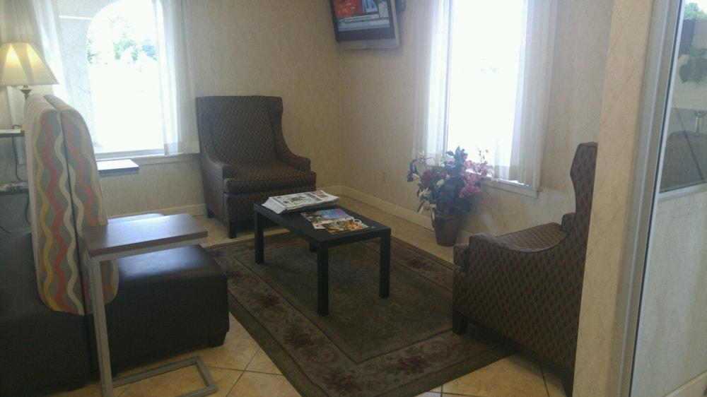 Quality Inn & Suites Covington Bagian luar foto
