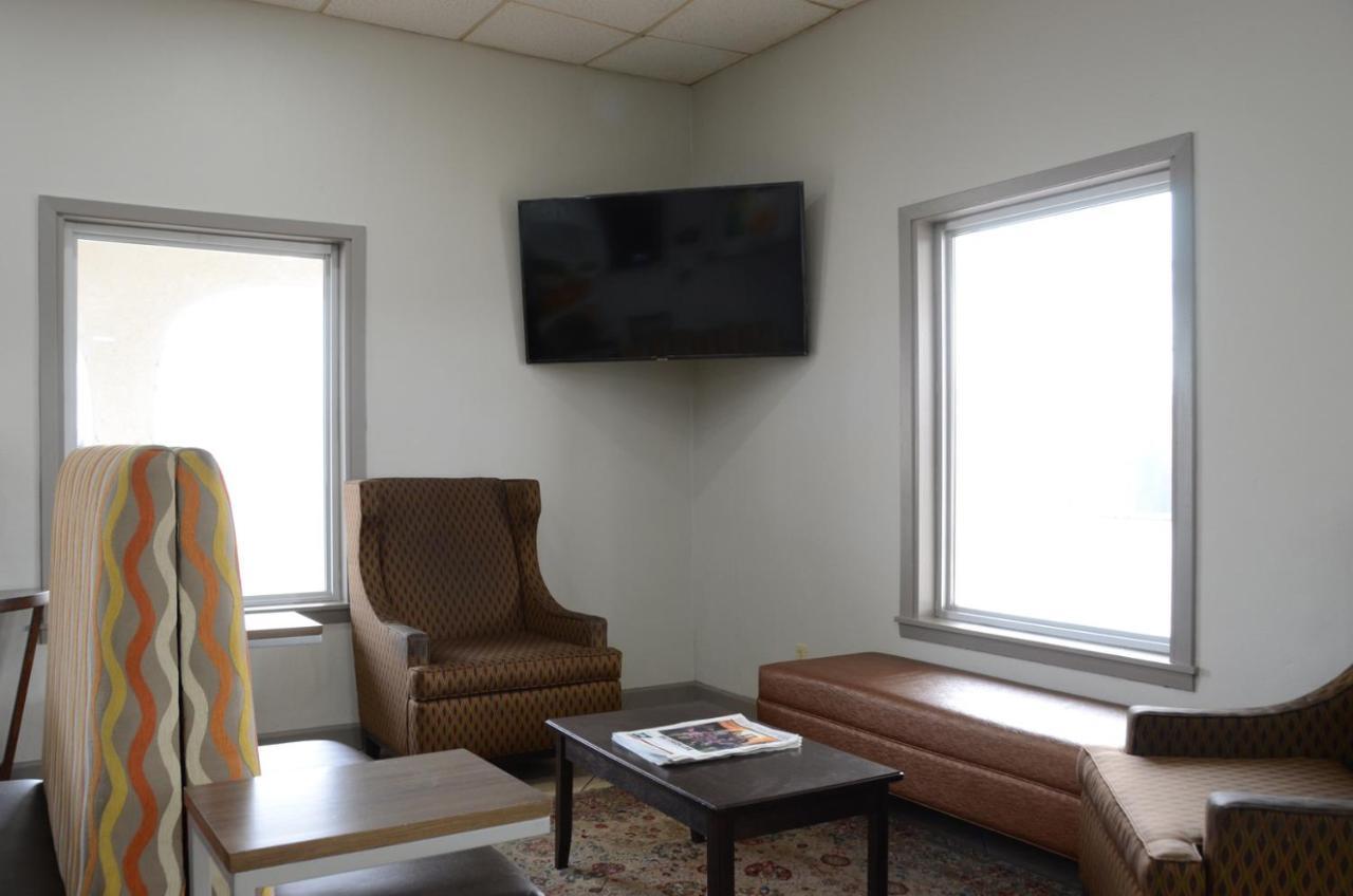 Quality Inn & Suites Covington Bagian luar foto